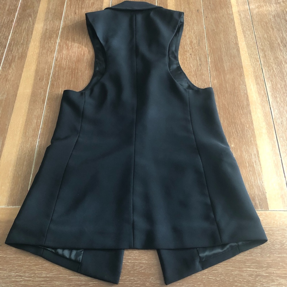 Express Vest - Picture 3 of 3